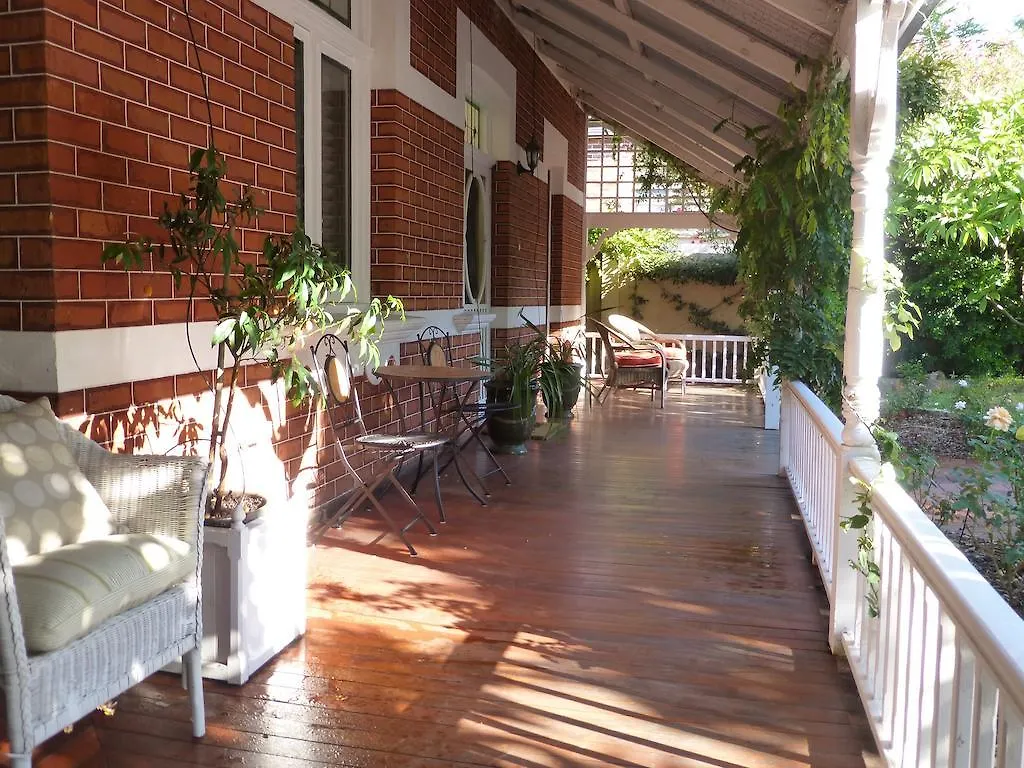 Lakeside Bed & Breakfast Perth 4*,